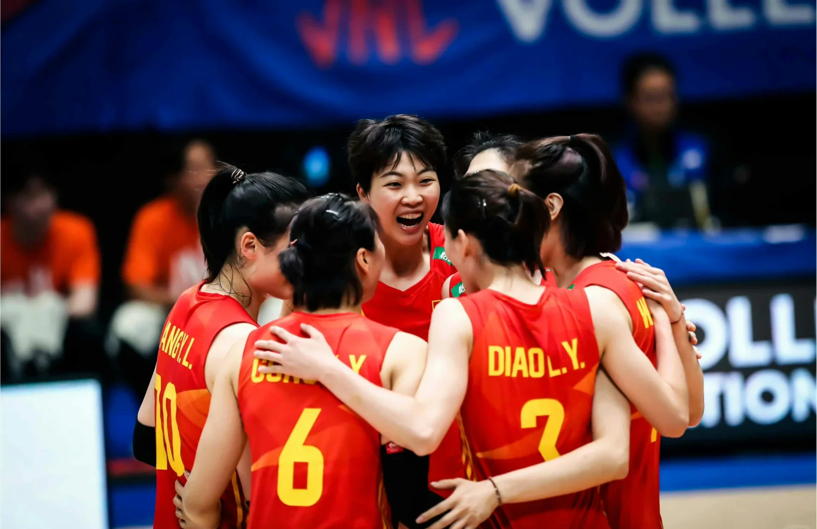 九游娱乐官网-女排混战惊险连连，胜负难料