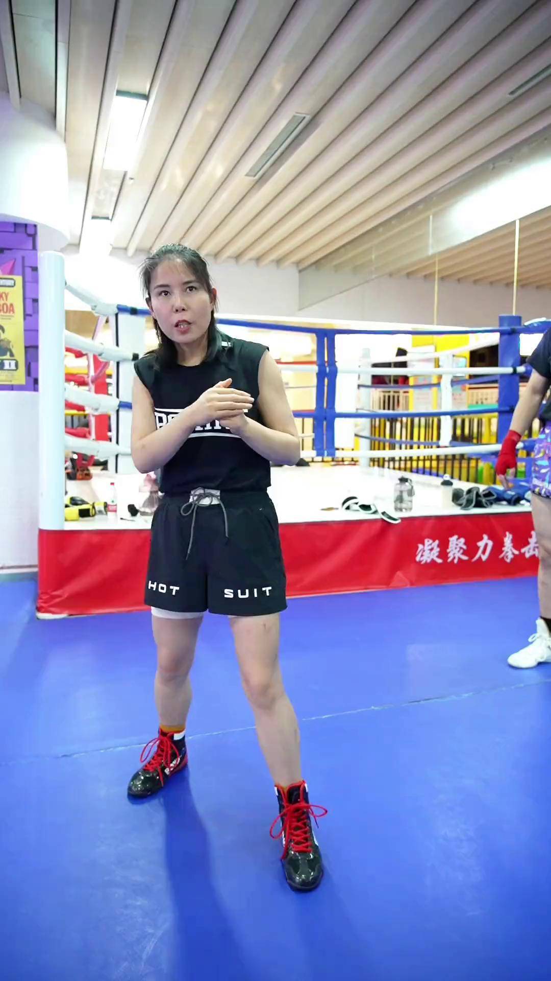 -德国女子拳击选手反击成功，晋级决赛